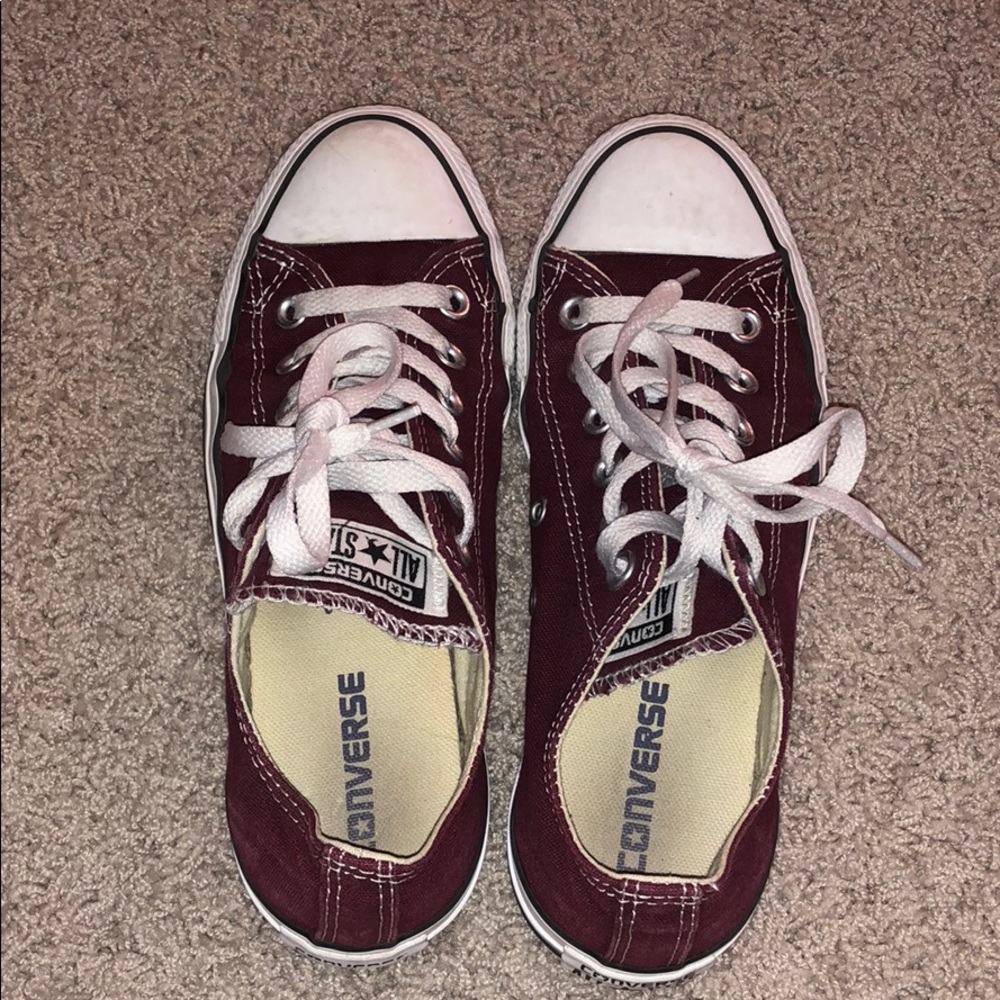 Maroon converse